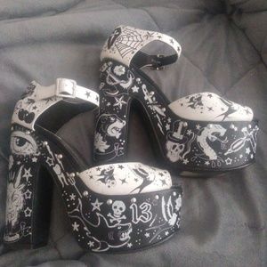 Too fast tattoo shoes